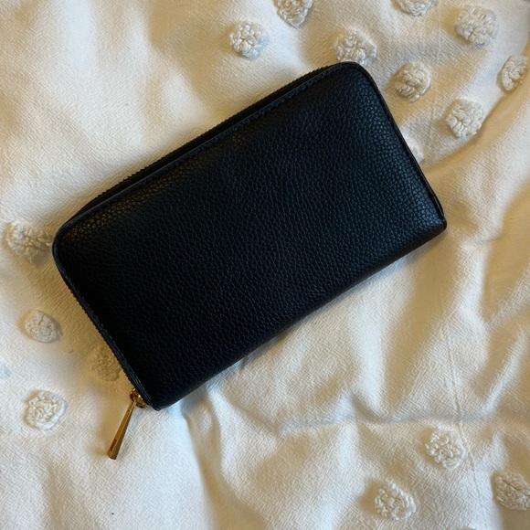 NWOT Love and Lore Black and Gold Wallet! - Picture 2 of 4